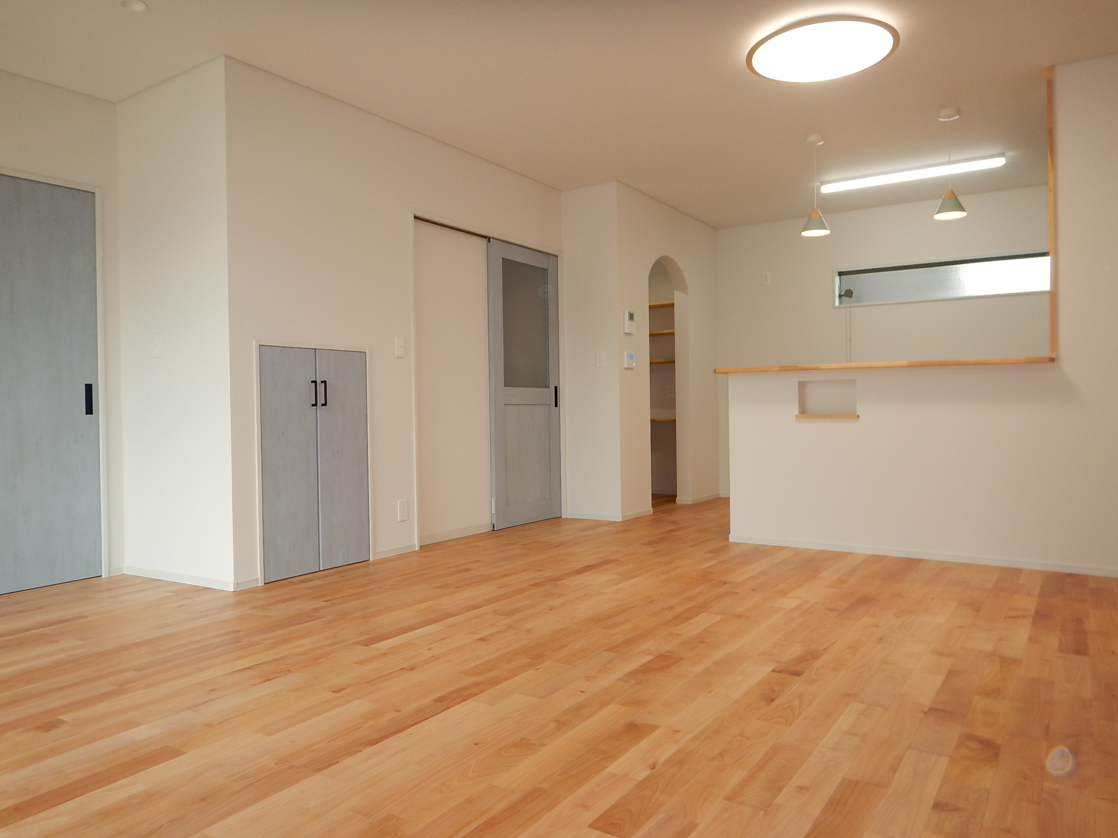 家事を楽にする回遊動線のある、ナチュラルな住まい