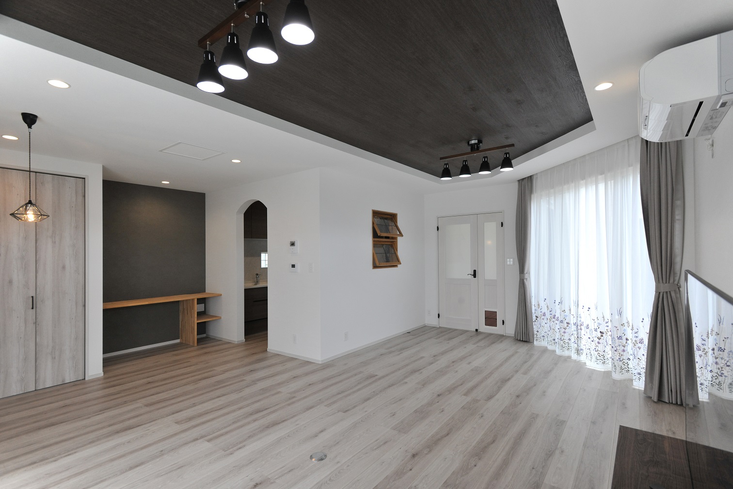 スタイリッシュな空間に好きなアイテムをちりばめた家